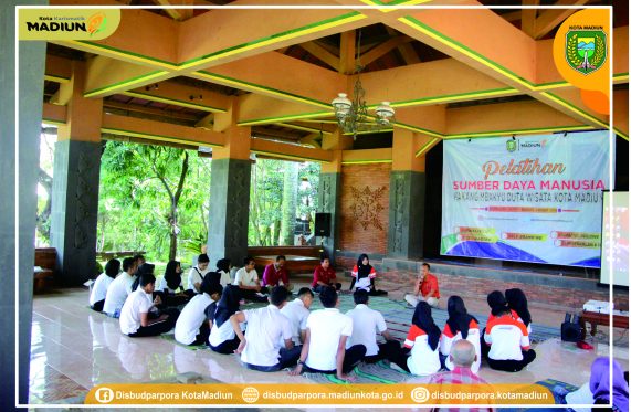Kakang Mbakyu  Duta Wisata Kota Madiun Ikuti Pelatihan Sumber Daya Manusia (SDM)