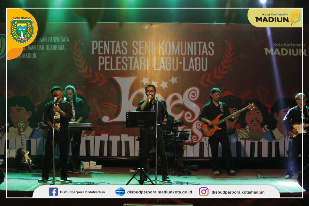 Komunitas Pelestari KoesPlus (KPK) ajak Warga Kelurahan Tawangrejo Bernyanyi Bersama