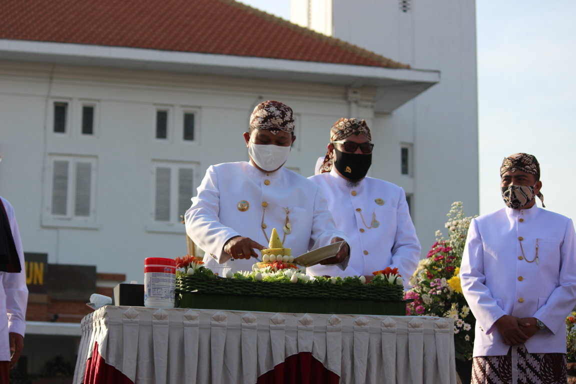 Peringati Hari Jadi Ke-102, Pemkot Madiun Gelar Tumpengan & Khataman Al-Quran