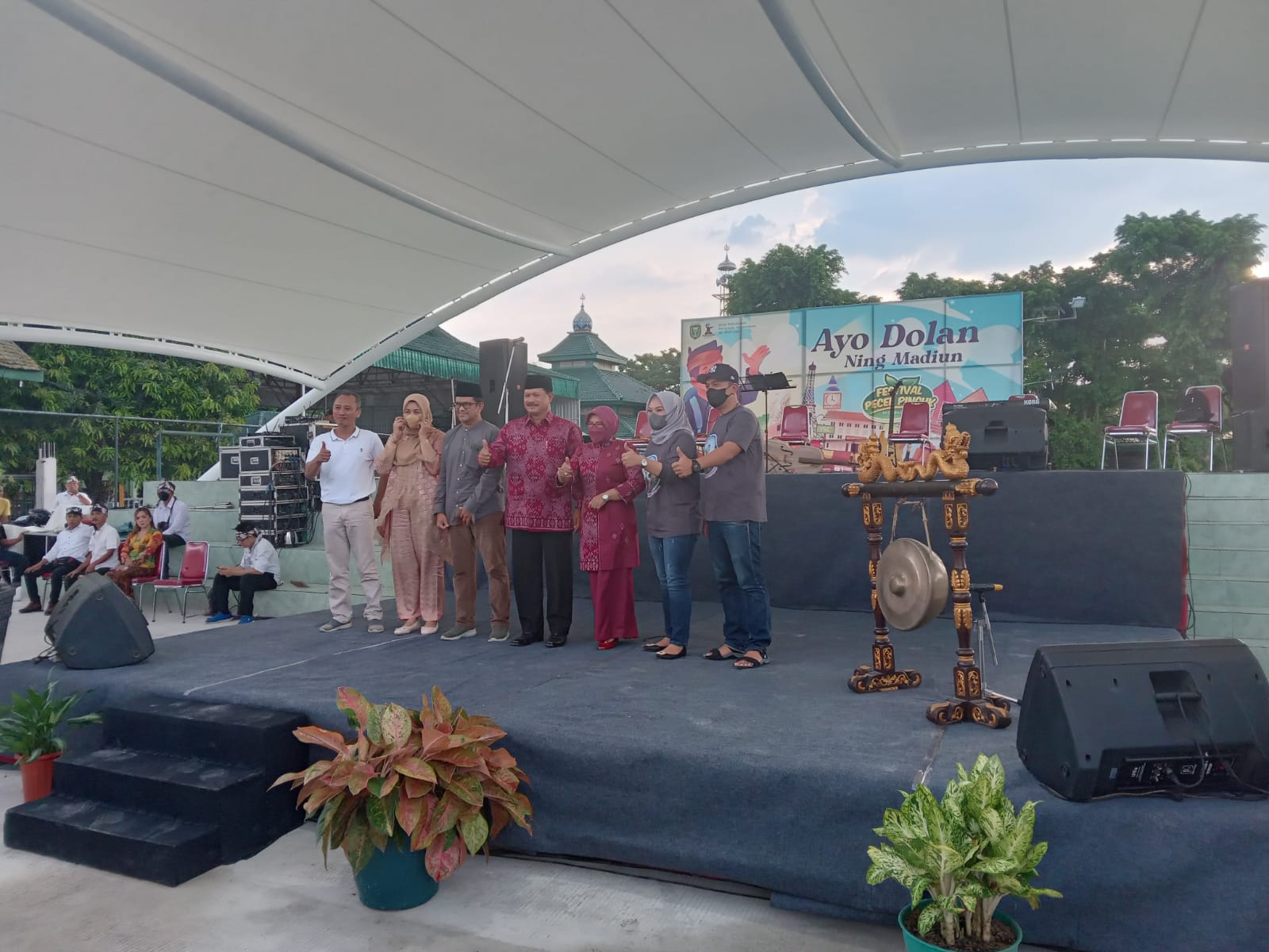 Festival Pecel Pincuk Jadi Obat Rindu Pemudik Makan Pecel Khas Madiun