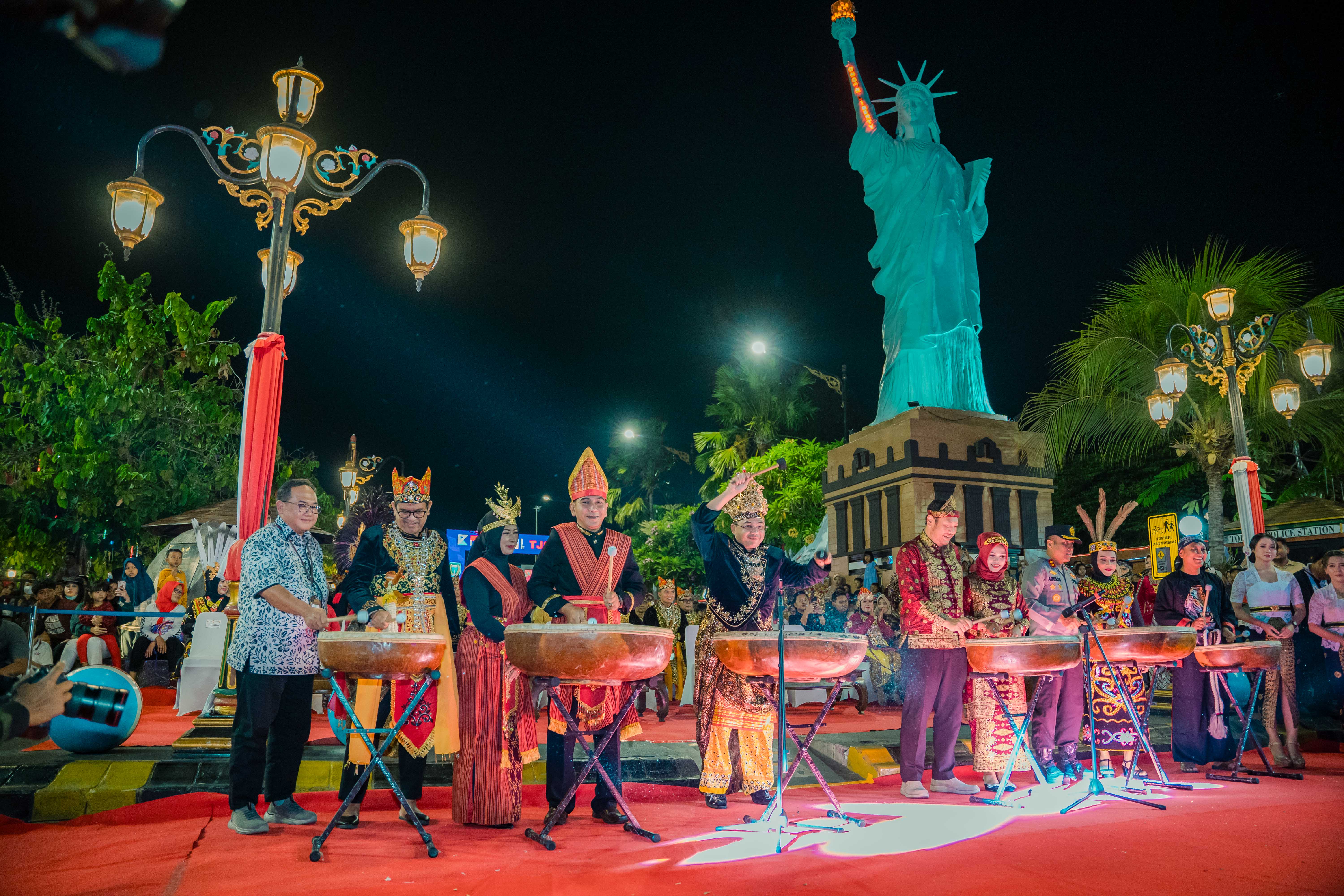 Kemeriahan Madiun Night Carnival Memukau Ribuan Pengunjung
